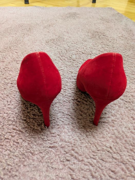 Pantofi cu toc eleganți