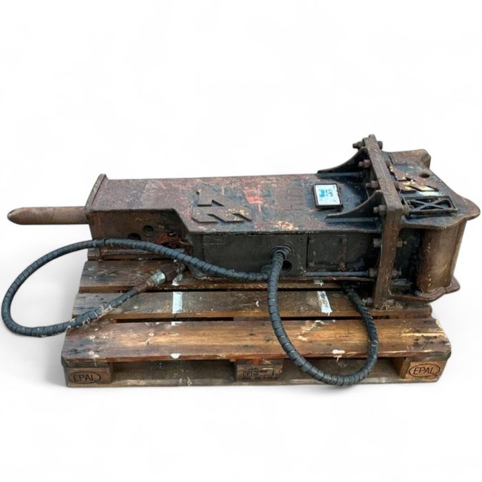 Ciocan hidraulic Arden AB352 ideal buldoexcavator sau excavator 4-8t