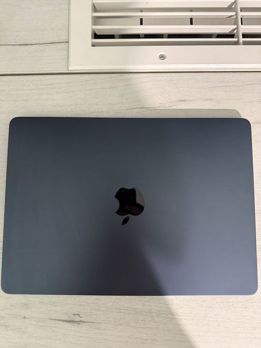 MacBook Air M3 13” 16GB/512GB - 100% батерия, перфектно състояние