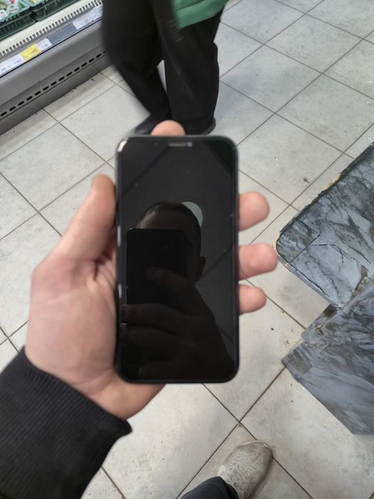 Продам или обменяю айфон 11