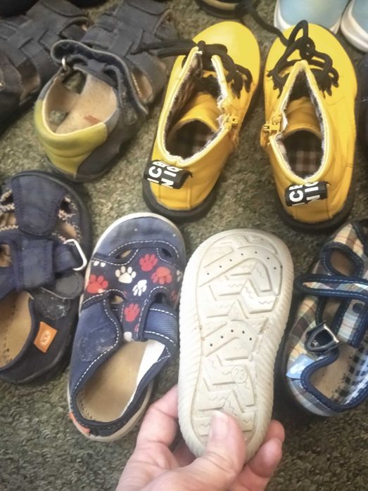 Подарявам бебешки дрехи и обувки за момче от 3 м до 1 г