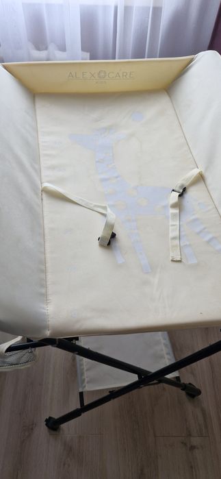 Пеленальный столик