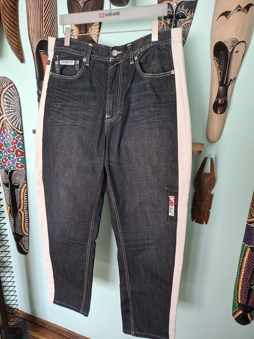 Set Scurtă impermeabilă+Pantaloni ECKO Unltd./300 Lei