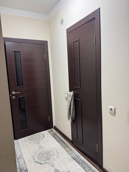 Eshik sotiladi     .