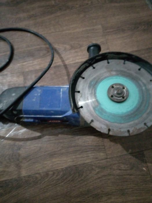 Болгарка срочна продаётся