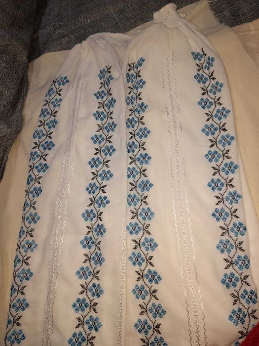 Ie Traditional Romaneasca