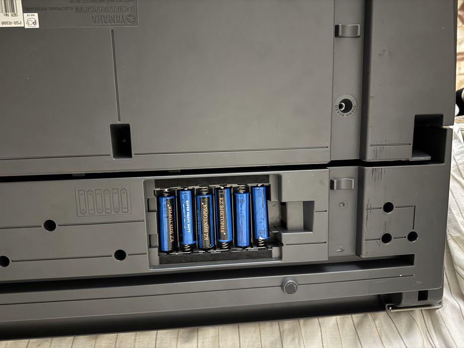 Yamaha psr R300 синтезатор