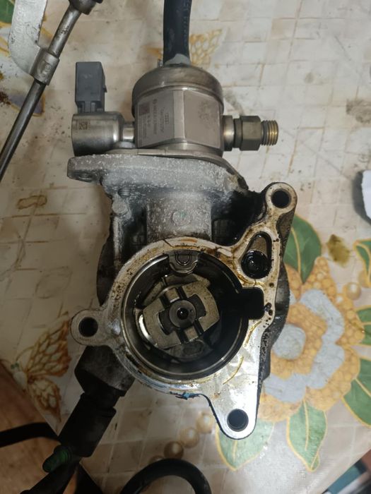 POMPA INJECTIE CU POMPA VACUUM VW GOLF 6, SCIROCCO, AUDI A3, SKODA OCTAVIA, SEAT EXEO 1.8, 2.0 TFSI 06h127025k
