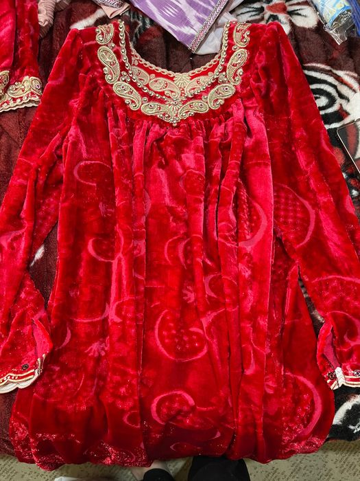 Pombarx qizil koylak poycha