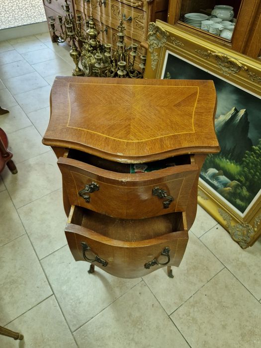 Старо английско антикварно дървено шкафче скрин масив