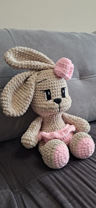 Плетена играчка зайче