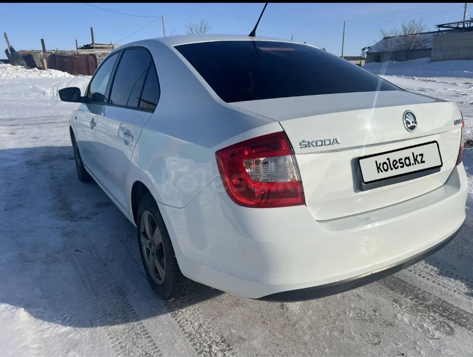 Продам Skoda Rapid 2015 год