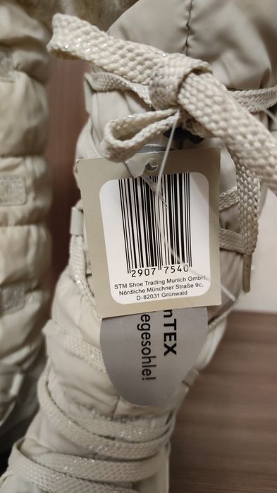 Продаю димисезонные сапоги.