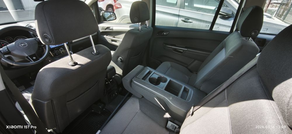 Opel Zafira B  2010,Benzina,