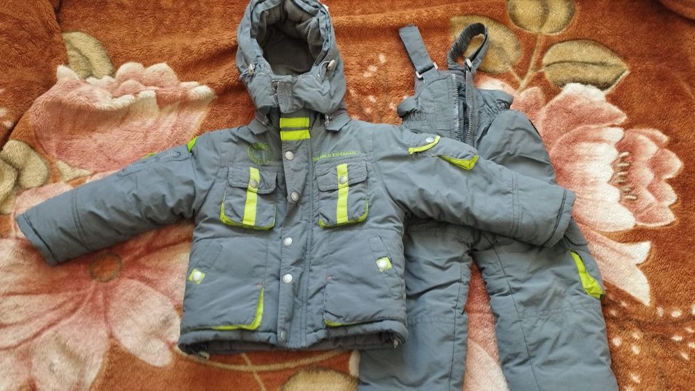 Продам курточки, костюмы