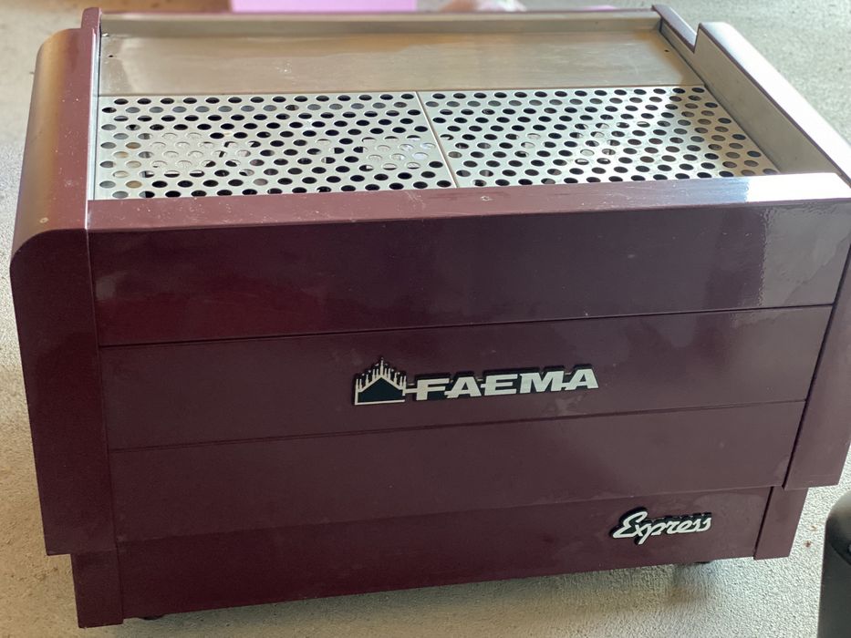 Expresor profesional de cafea Faema