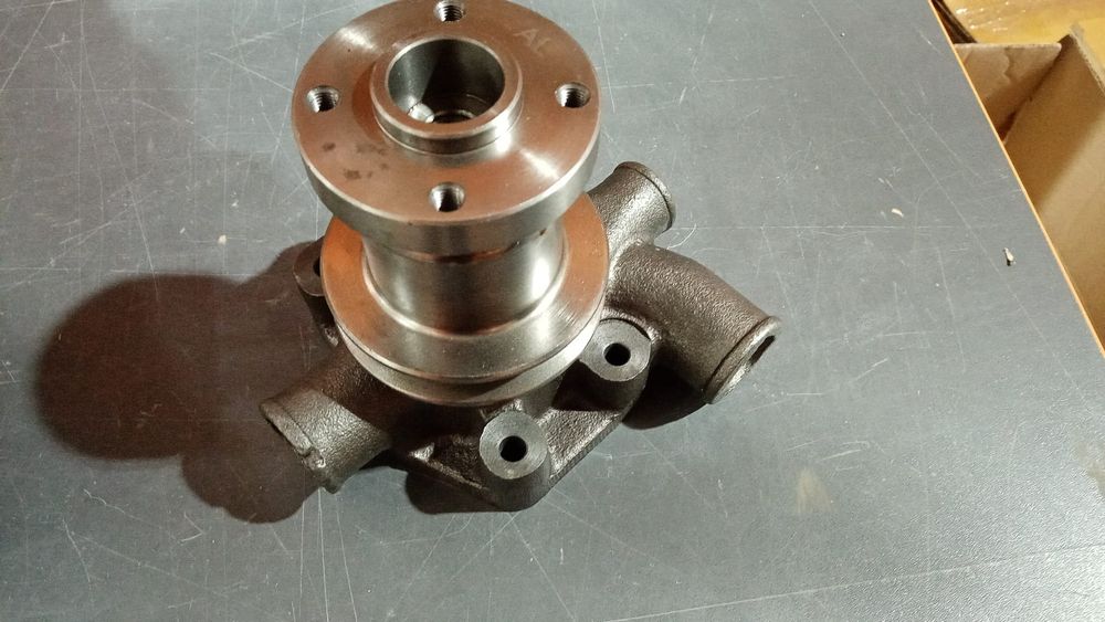 Pompa apa tractor ford dexta și super dexta ford 2000 preț 590 lei cu