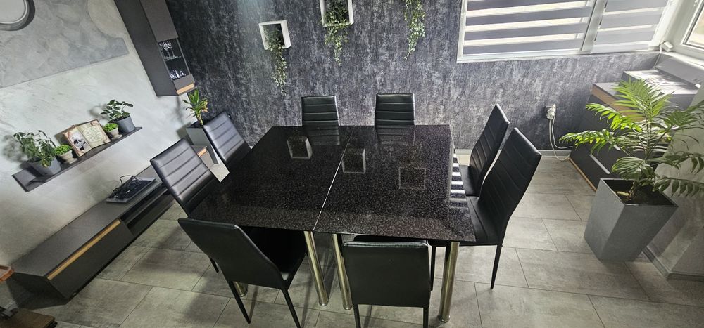 Стъклени маси за хол трапезария