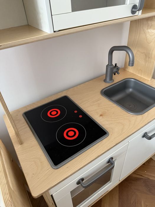 детская кухня со всеми игрушками