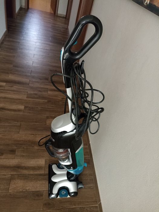 Aspirator vertical Rowenta cu mop