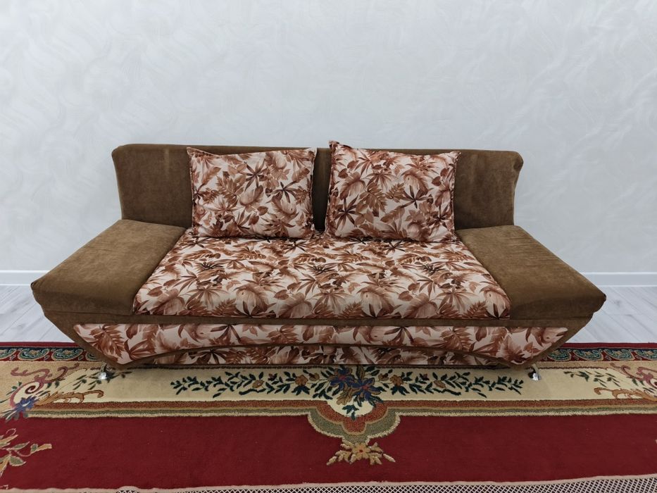 Продается тахта в отличном состоянии