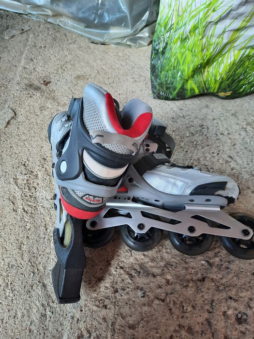 Продавам ролири 40 ти номер