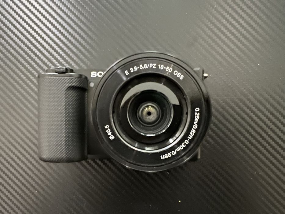 Sony Alpha ZV-E10, 24.2MP, 4K + Обектив 16-50mm