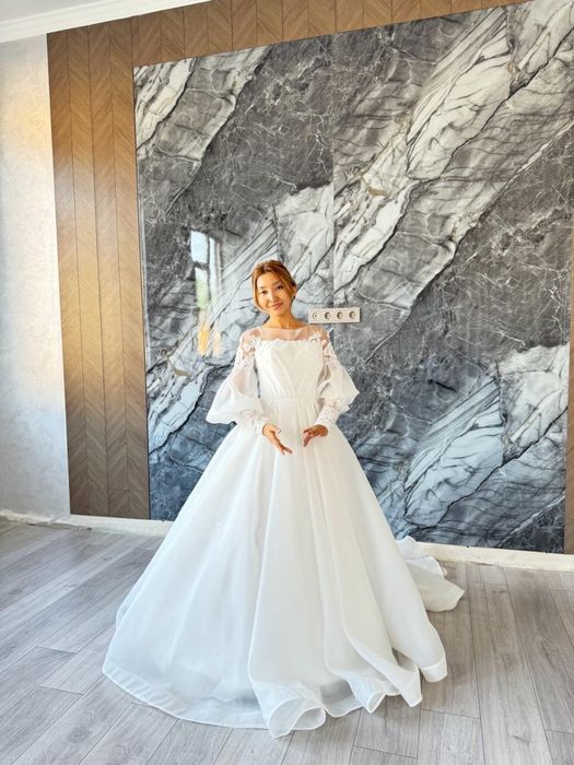 Продам платья свадебные и на узату