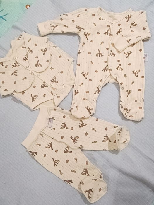 Набор одежды для новорожденного