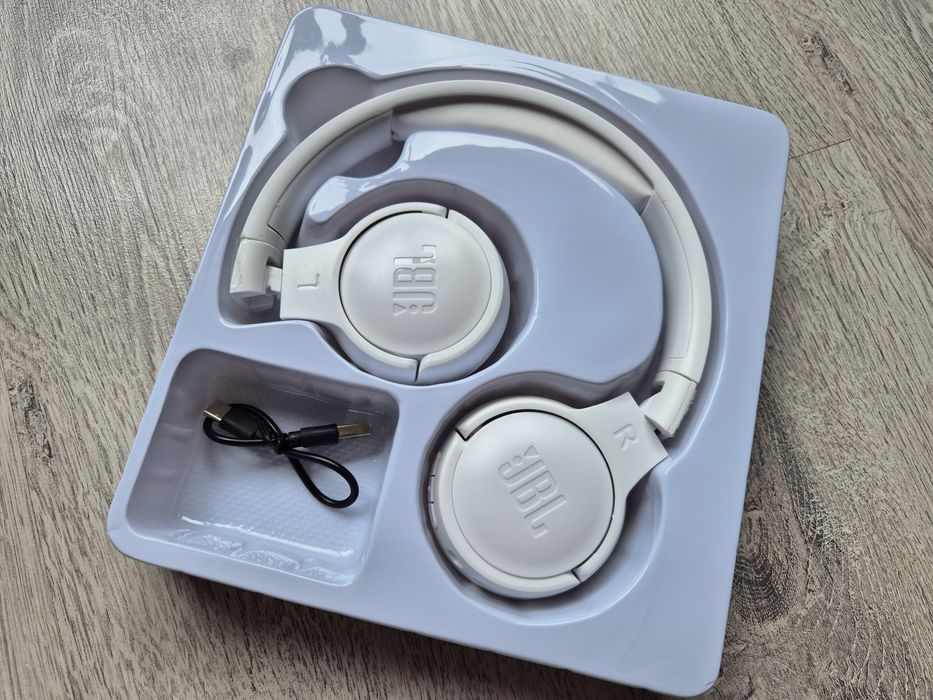 Продам наушники от JBL
