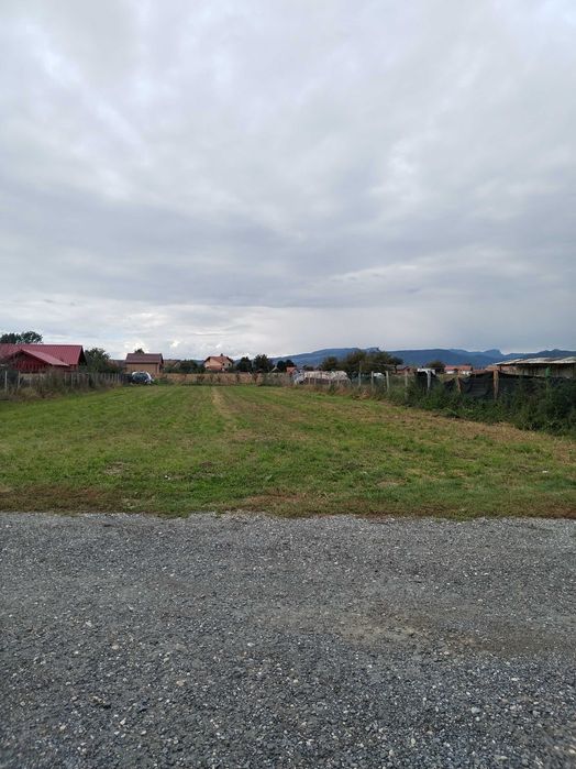 Vând teren intravilan