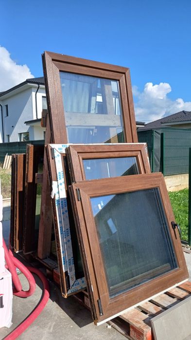 Vând 9 Geamuri second-hand