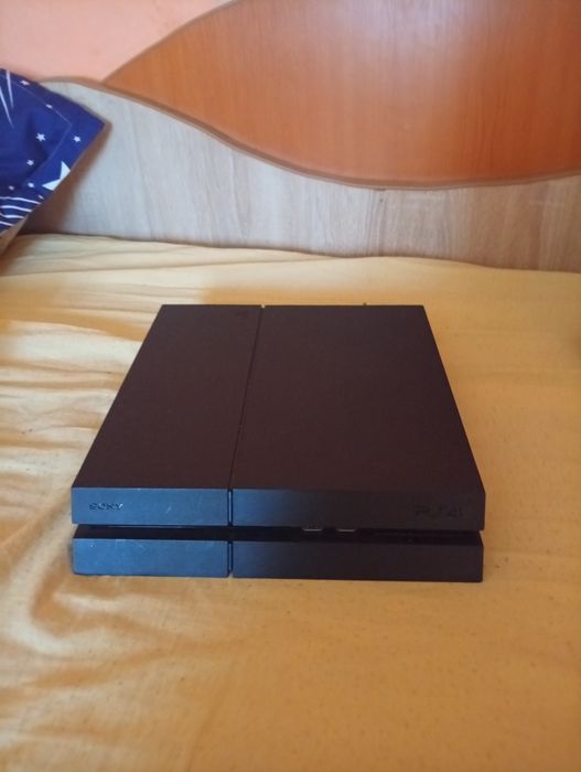 Vând PS 4 cu 1TB nu Am maneta
