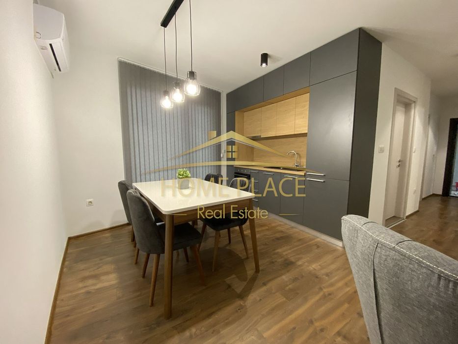 Дава се под наем Тристаен апартамент в Варна, Център - 75 кв.м за 816 € - Снимка #2