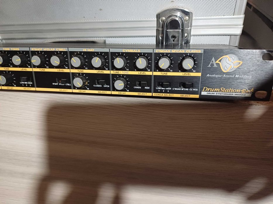 Novation  Drum station