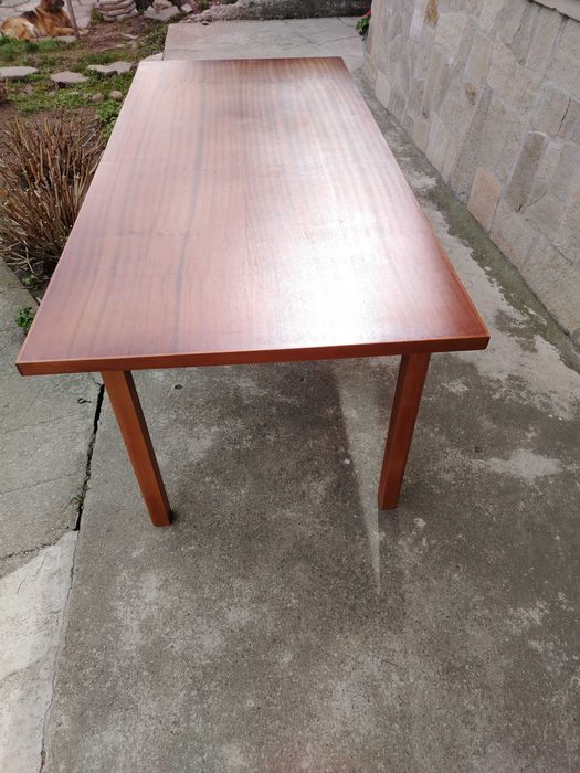 Продавам трапезна Маса