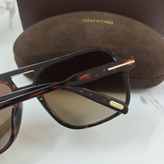 Ochelari noi Tom Ford
