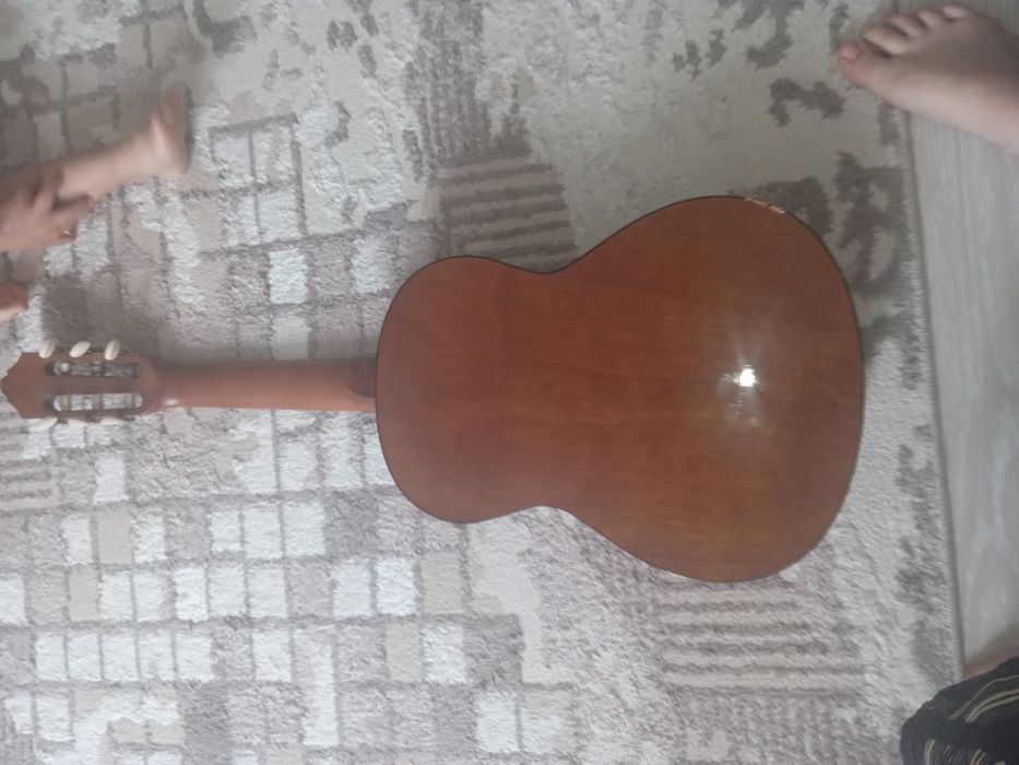 Продам ґитару YAMAHA CGS 102A