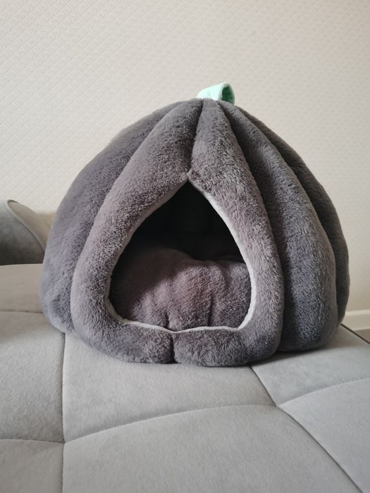 Плюшевый домик для питомца