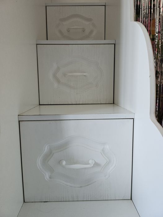 Кровать двухьярусная