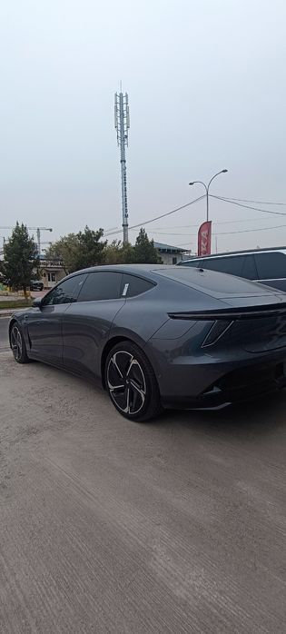 Geely Ji Yu 07 P Robocar