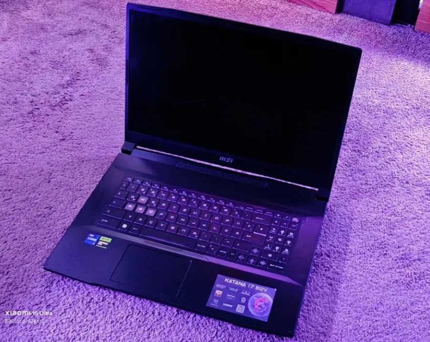 Laptopul de gaming MSI Katana 17b12v