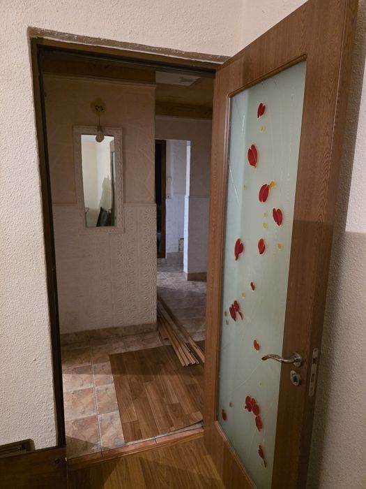 Vand usi interior 200 lei buc