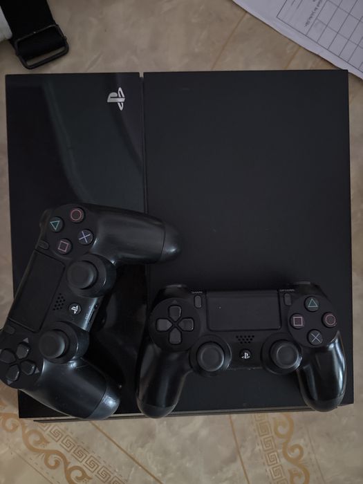 Ps4 fat(500gb) 2 джойстика с играми