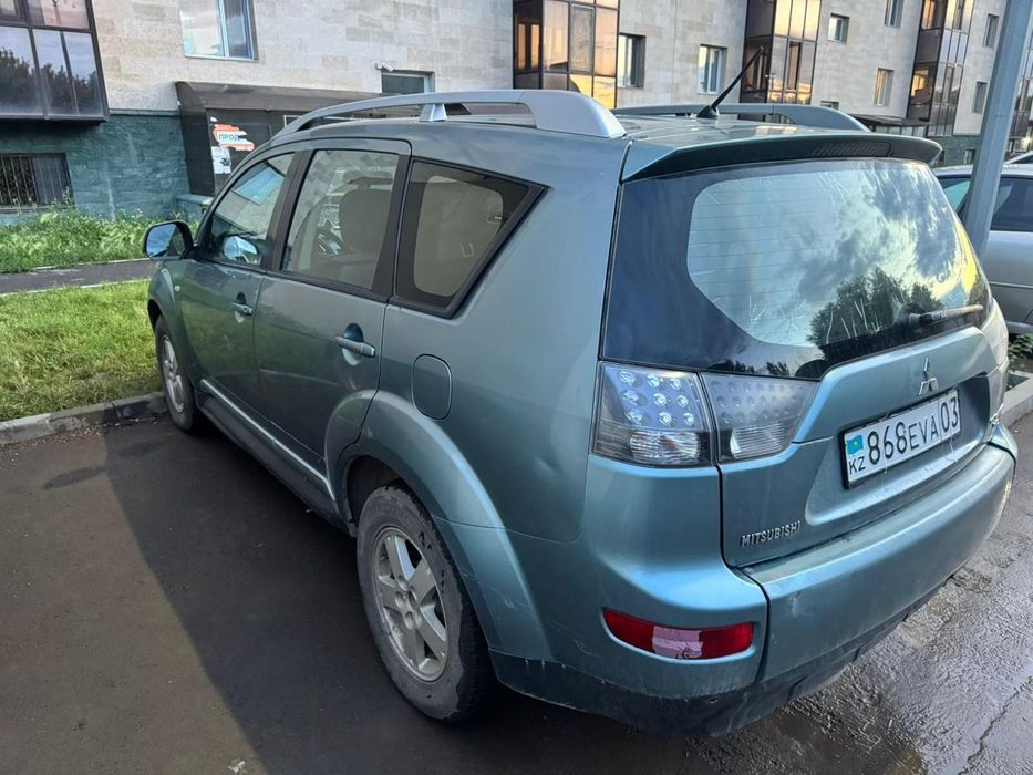 Mitsubishi outlander 2 поколение