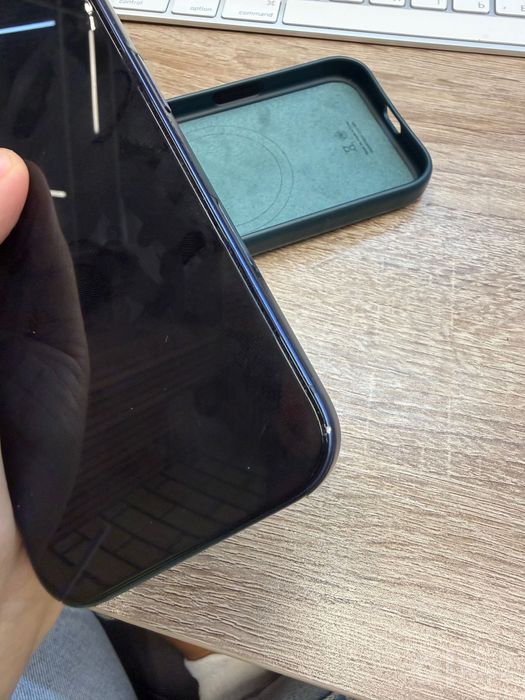 Продам iPhone 17 pro 256 SIM + e sim