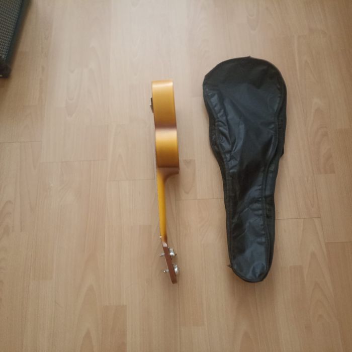 Продам укулеле