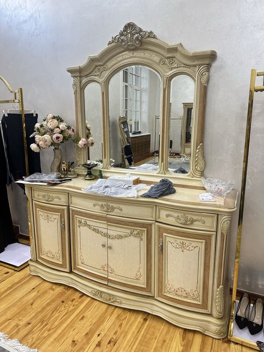 Продается стенка и комод