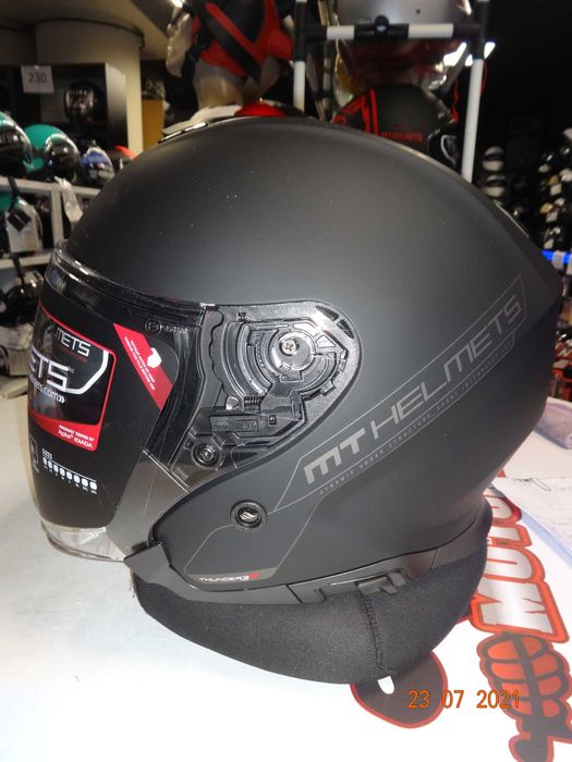 НОВО! Kаскa MT Helmets Thunder SV мото скутер мотор градска чопър