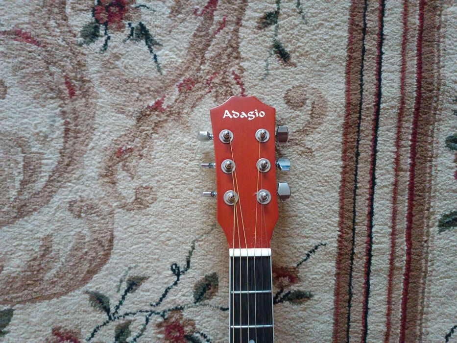 Гитара акустическая